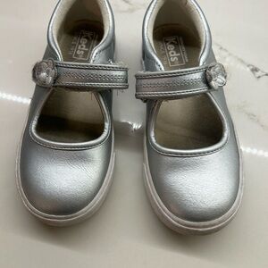 Keds Silver Mary Jane’s toddler girl 9.5